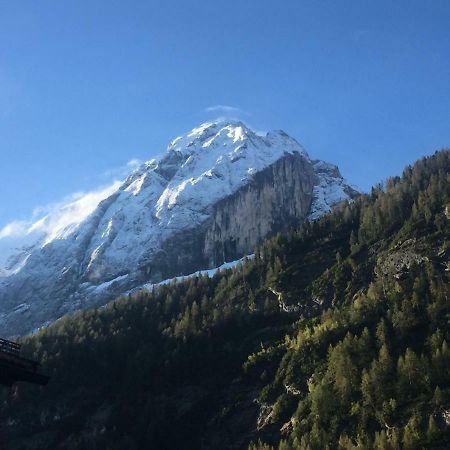 Ai Piedi Della Marmolada Apartment Canazei Bagian luar foto